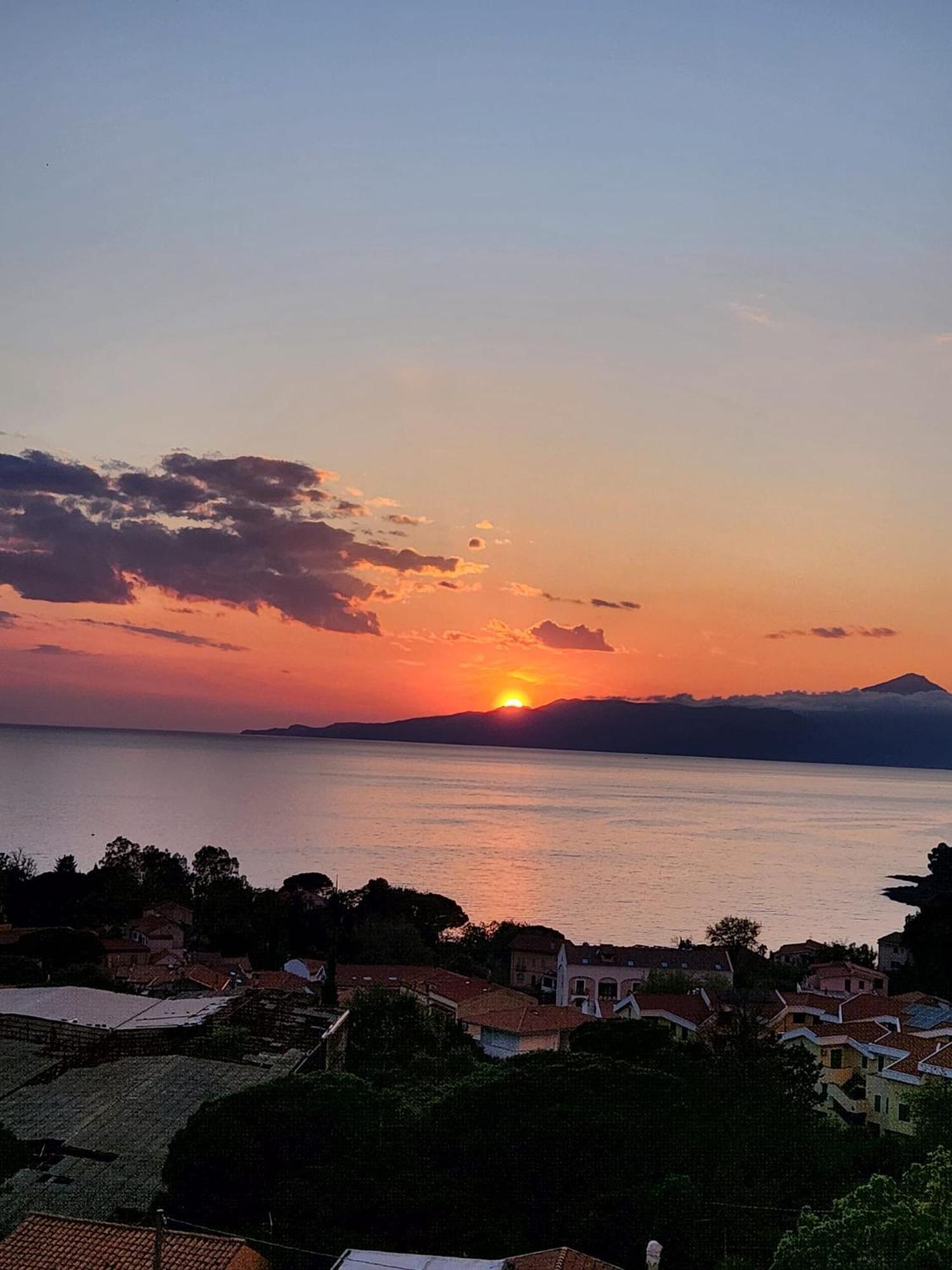 Villa Venezuela 1° Piano マラテーア エクステリア 写真